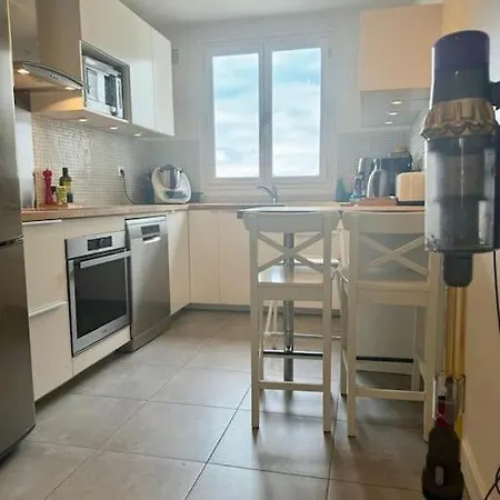 De 105 M2 ,4 Chambres, Balcon,parking