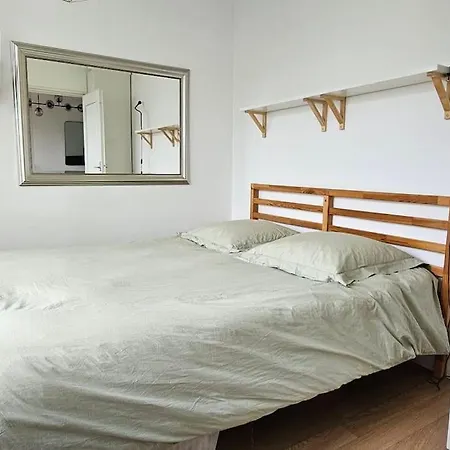Daire De 105 M2 ,4 Chambres, Balcon,parking Paris