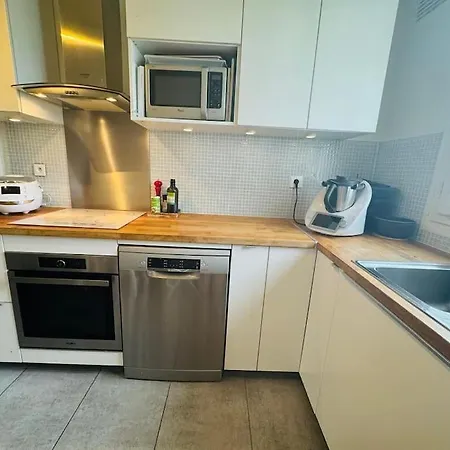 De 105 M2 ,4 Chambres, Balcon,parking *