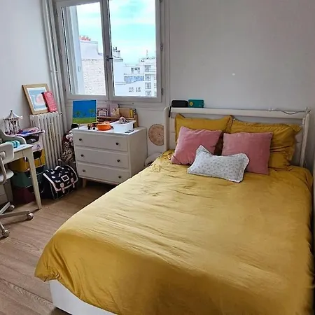 De 105 M2 ,4 Chambres, Balcon,parking Paris